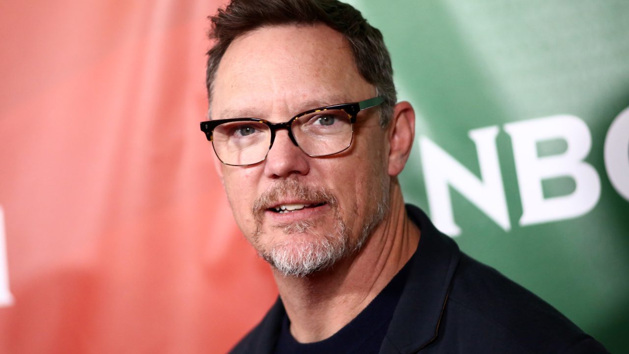 Matthew Lillard Essa imagem mostra uma foto do ator que foi confirmado na segunda temporada da série do Demolidor, Matthew Lillard em um evento
